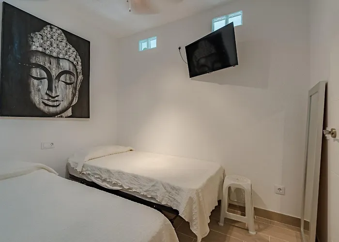 Lovely 1 Bed In K101 *