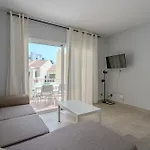 Apartament Lovely 1 Bed In K101 *